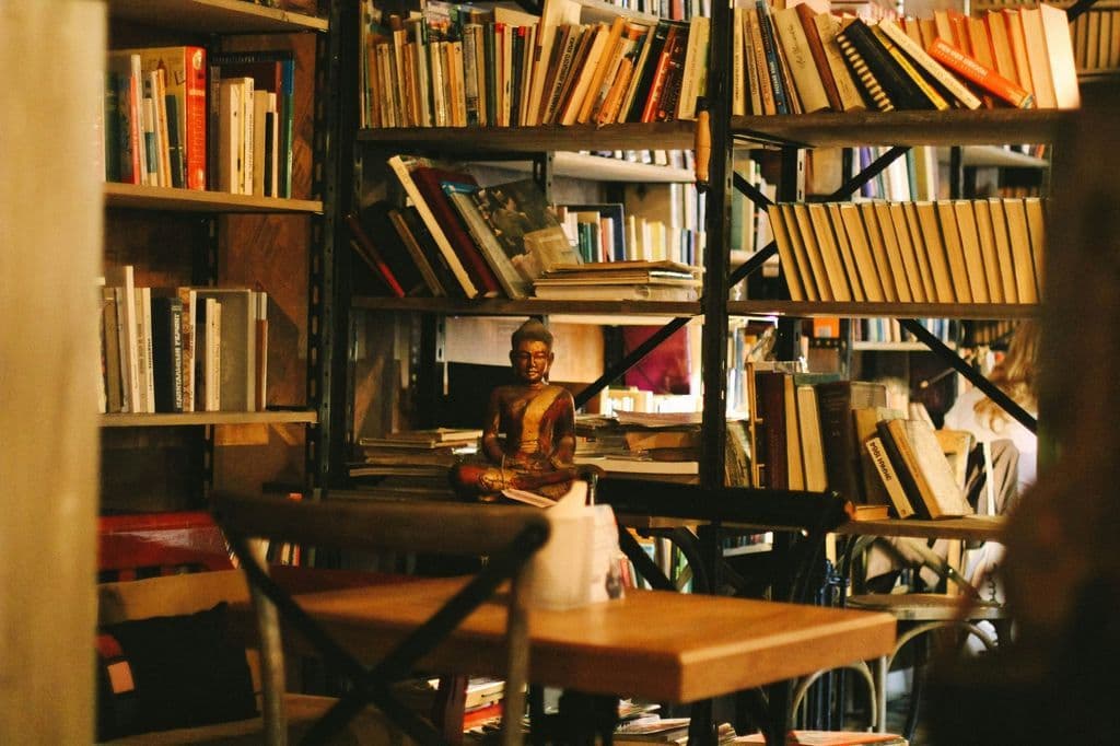 a library with many books on the shelves