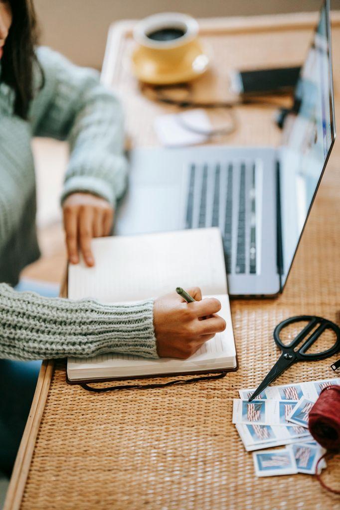 Come scrivere i titoli dei film nella tesi di laurea: Guida completa